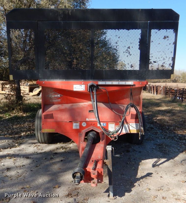image for item DH3418 Kuhn PS242 manure spreader