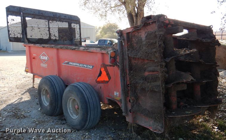 image for item DH3418 Kuhn PS242 manure spreader