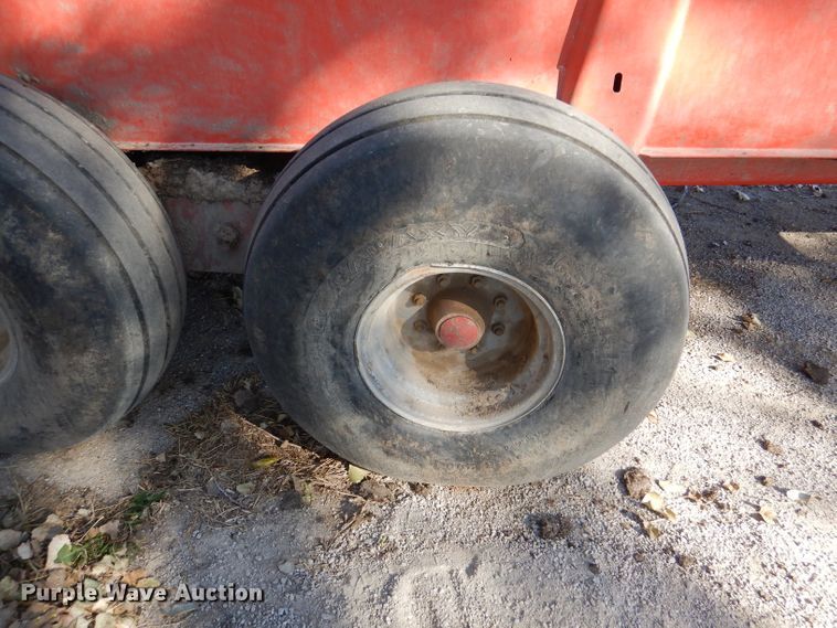 image for item DH3418 Kuhn PS242 manure spreader