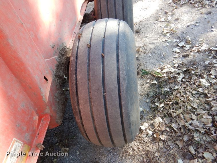 image for item DH3418 Kuhn PS242 manure spreader