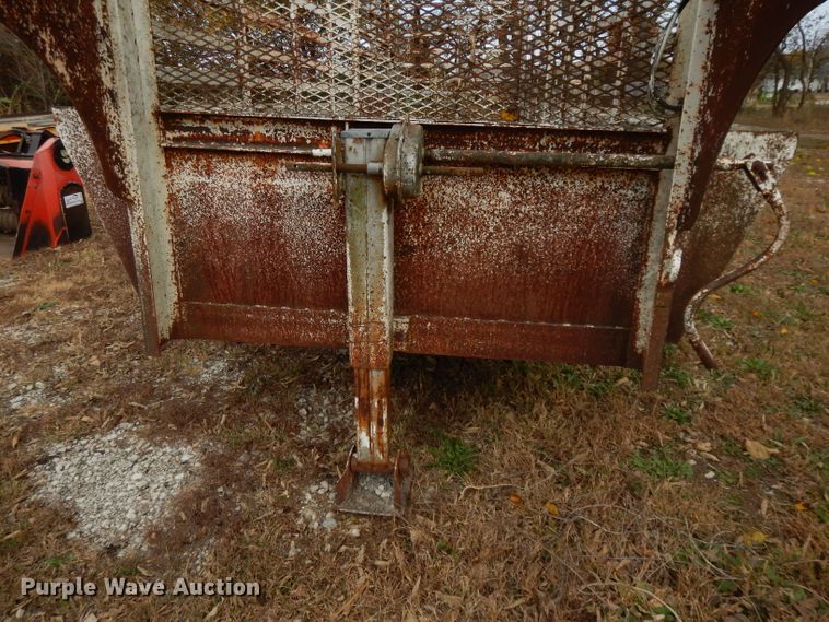 image for item DH3496 1985 shop built utility trailer