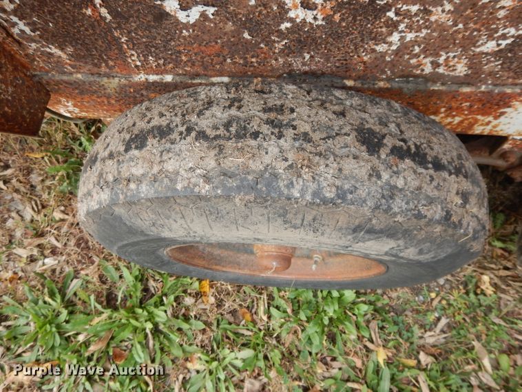 image for item DH3496 1985 shop built utility trailer