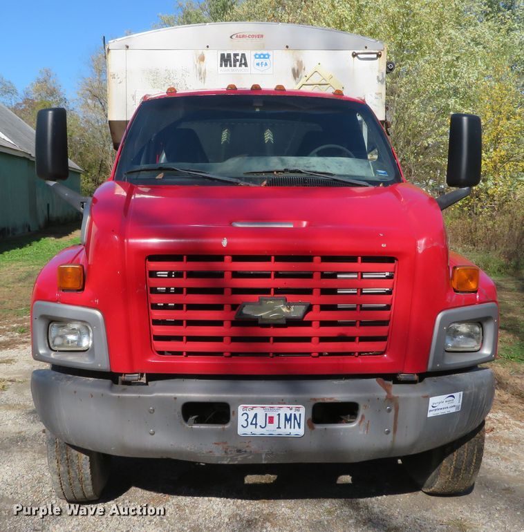 image for item DH3981 2004 Chevrolet C7500  fertilizer delivery truck