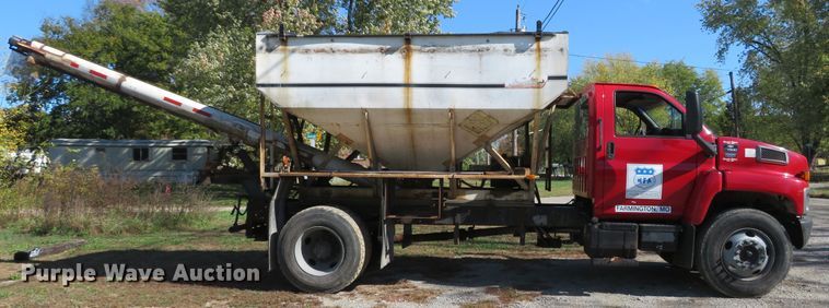 image for item DH3981 2004 Chevrolet C7500  fertilizer delivery truck