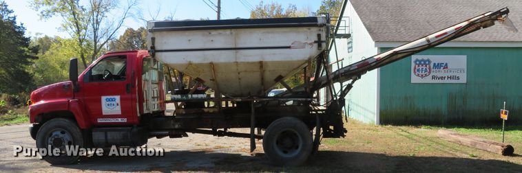 image for item DH3981 2004 Chevrolet C7500  fertilizer delivery truck