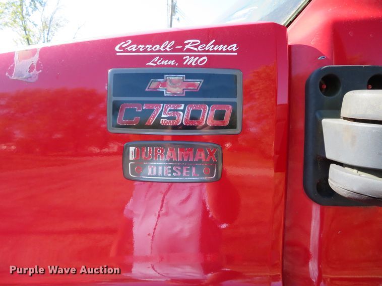 image for item DH3981 2004 Chevrolet C7500  fertilizer delivery truck