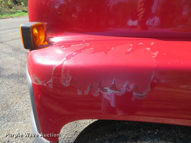 image for item DH3981 2004 Chevrolet C7500  fertilizer delivery truck