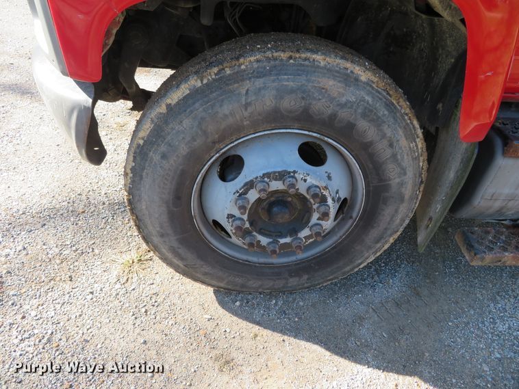 image for item DH3981 2004 Chevrolet C7500  fertilizer delivery truck