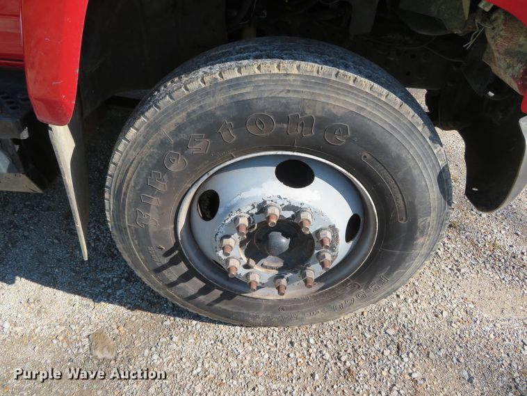 image for item DH3981 2004 Chevrolet C7500  fertilizer delivery truck