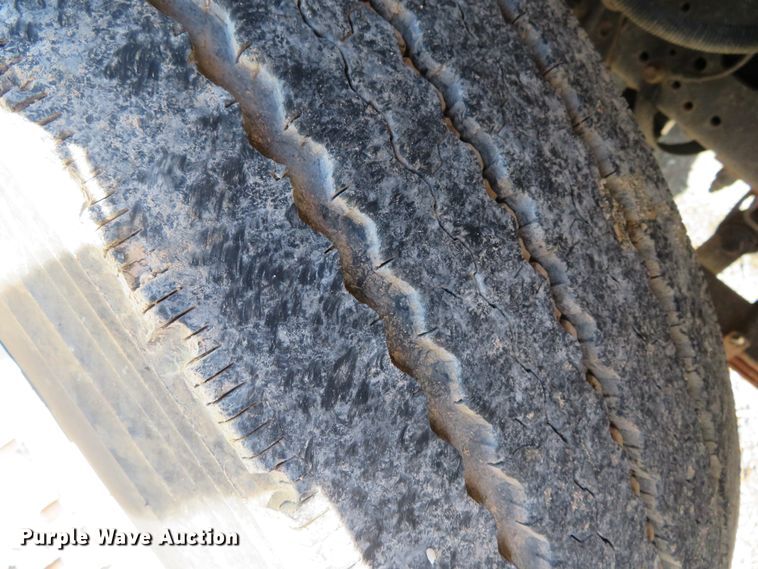 image for item DH3981 2004 Chevrolet C7500  fertilizer delivery truck