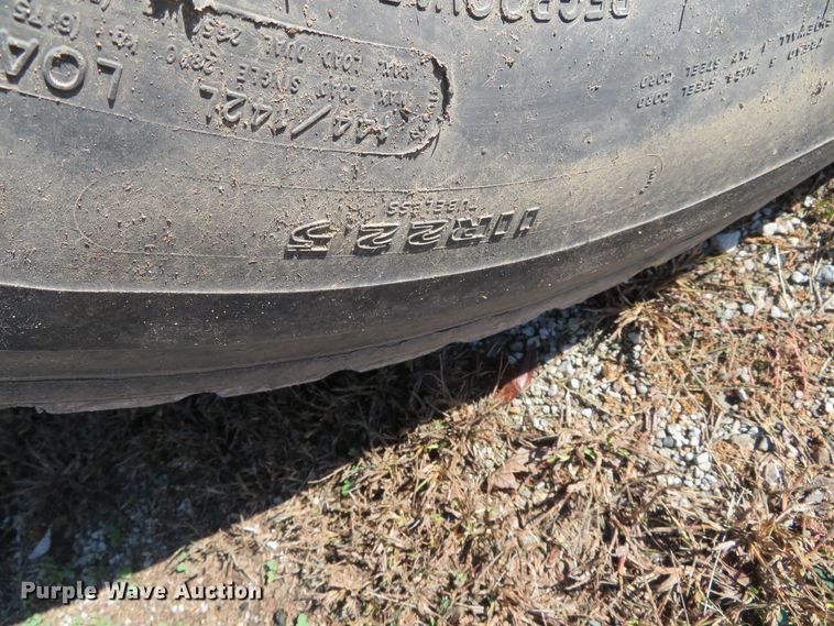 image for item DH3981 2004 Chevrolet C7500  fertilizer delivery truck