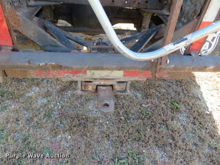 image for item DH3981 2004 Chevrolet C7500  fertilizer delivery truck