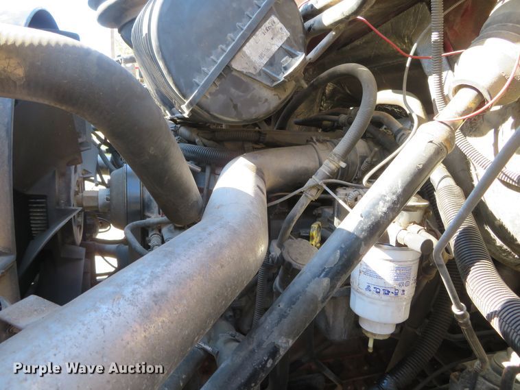 image for item DH3981 2004 Chevrolet C7500  fertilizer delivery truck