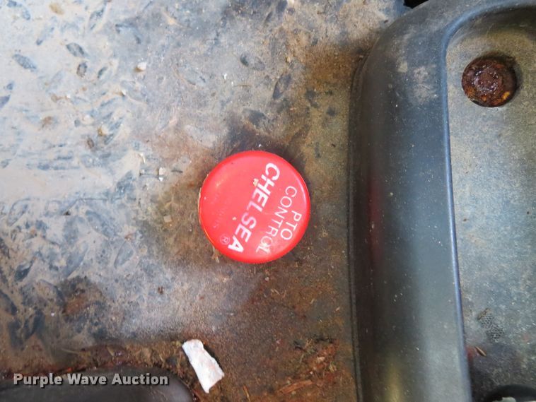 image for item DH3981 2004 Chevrolet C7500  fertilizer delivery truck