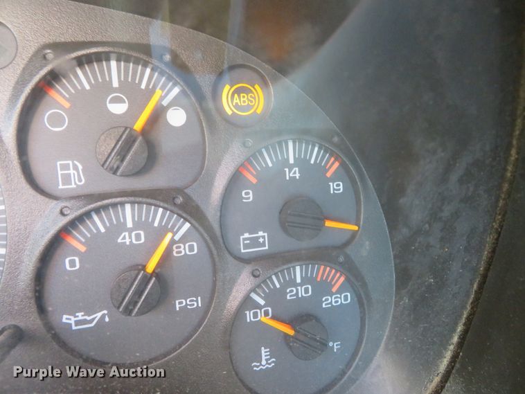 image for item DH3981 2004 Chevrolet C7500  fertilizer delivery truck