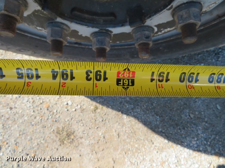 image for item DH3981 2004 Chevrolet C7500  fertilizer delivery truck