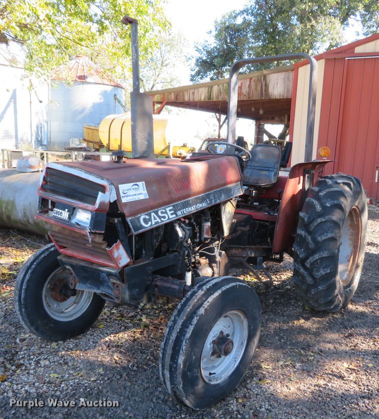 image for item DH3988 1985 Case IH 485  tractor