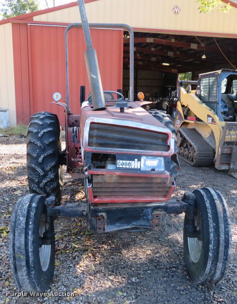 image for item DH3988 1985 Case IH 485  tractor