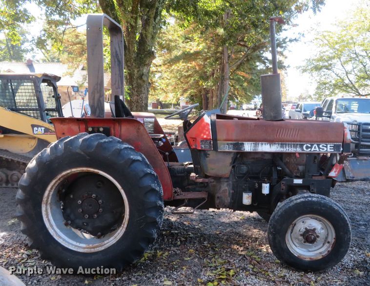 image for item DH3988 1985 Case IH 485  tractor