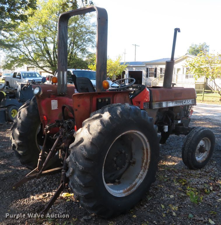 image for item DH3988 1985 Case IH 485  tractor