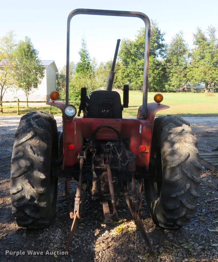 image for item DH3988 1985 Case IH 485  tractor