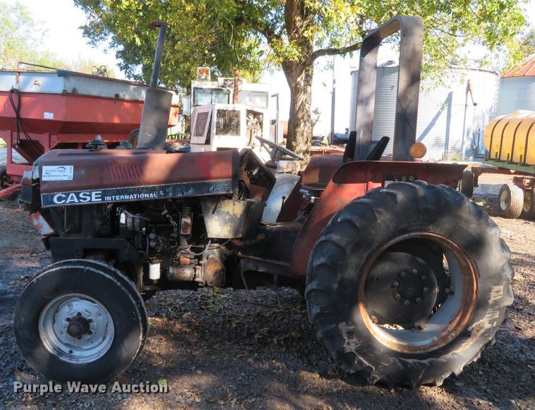 image for item DH3988 1985 Case IH 485  tractor