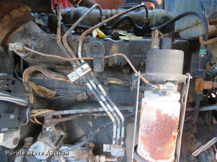 image for item DH3988 1985 Case IH 485  tractor