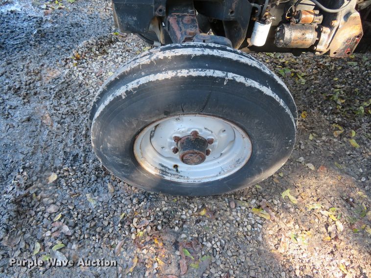 image for item DH3988 1985 Case IH 485  tractor