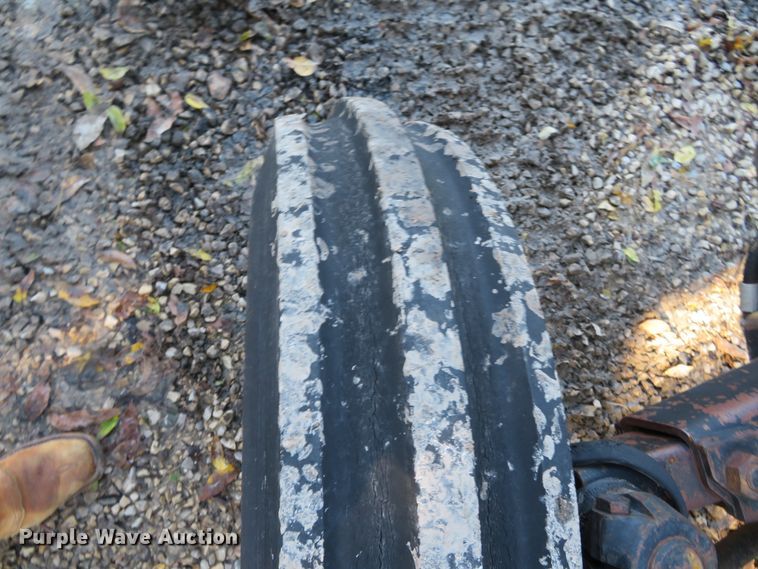 image for item DH3988 1985 Case IH 485  tractor