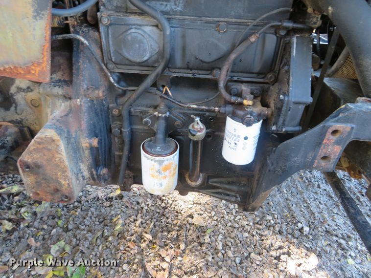 image for item DH3988 1985 Case IH 485  tractor