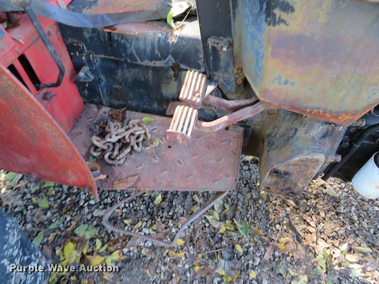 image for item DH3988 1985 Case IH 485  tractor