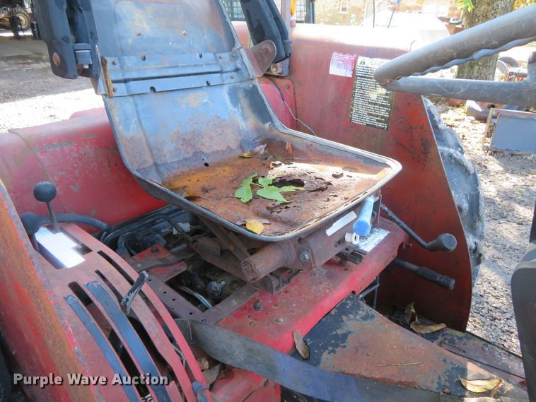 image for item DH3988 1985 Case IH 485  tractor