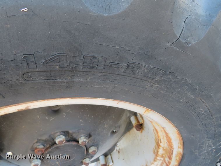 image for item DH3988 1985 Case IH 485  tractor