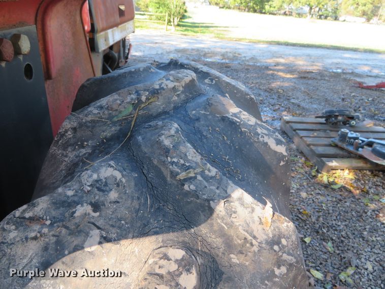 image for item DH3988 1985 Case IH 485  tractor