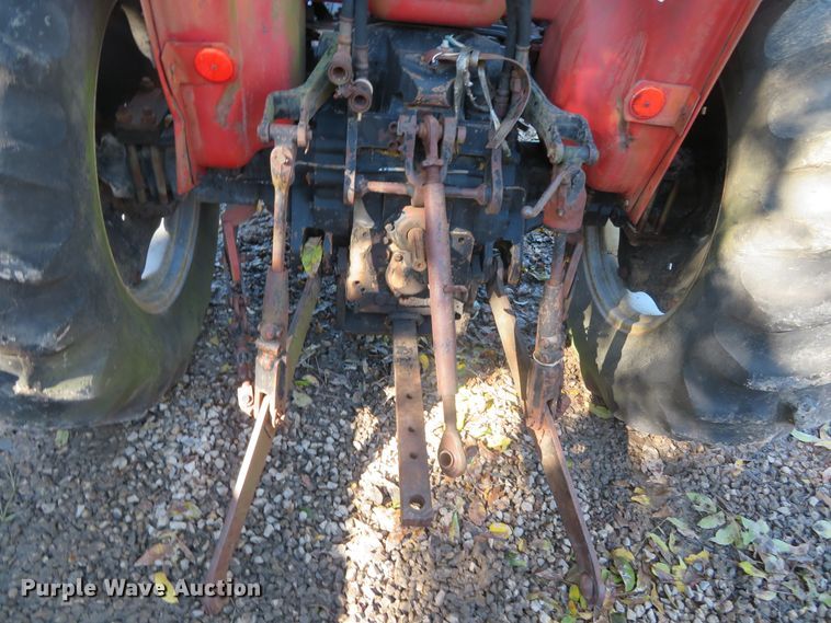 image for item DH3988 1985 Case IH 485  tractor