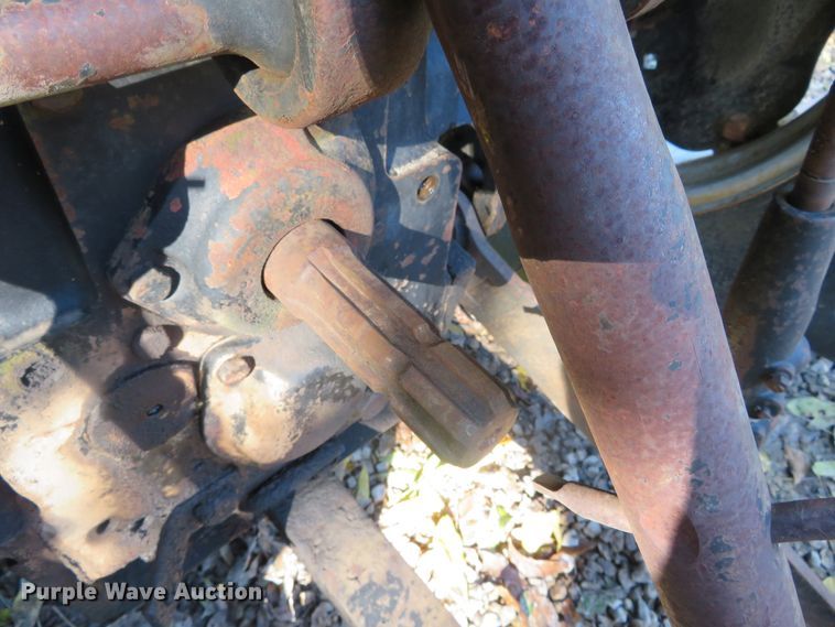 image for item DH3988 1985 Case IH 485  tractor