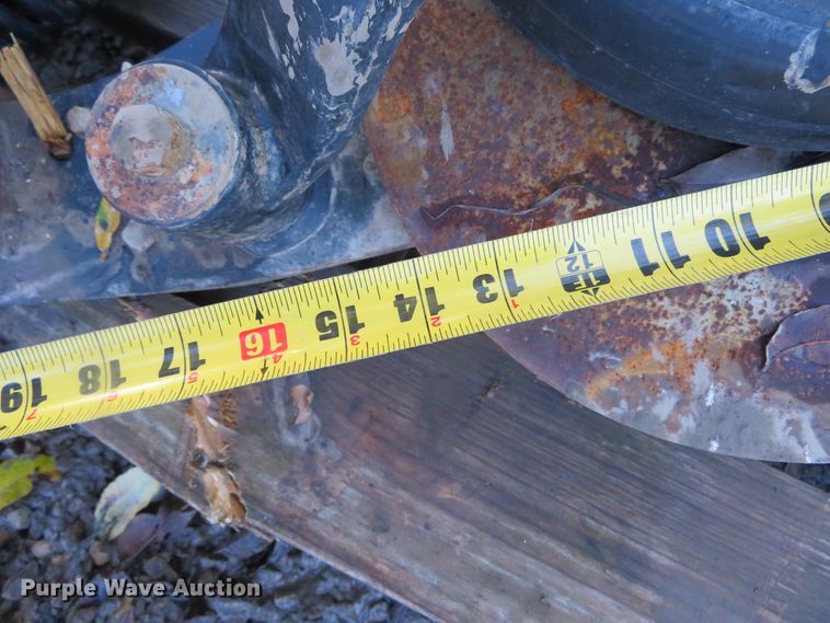 image for item DH3992 (16) liquid fertilizer row units