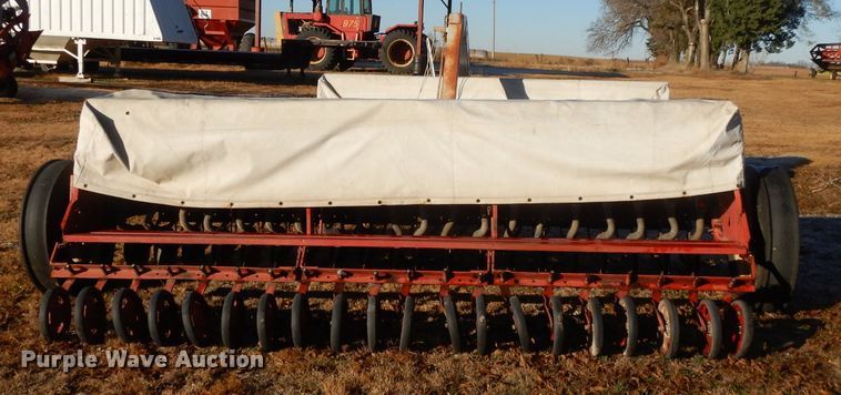 image for item DI8055 (2) International 5100 grain drills