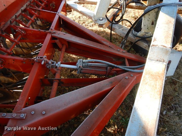 image for item DI8055 (2) International 5100 grain drills