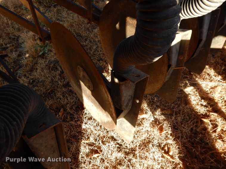 image for item DI8055 (2) International 5100 grain drills