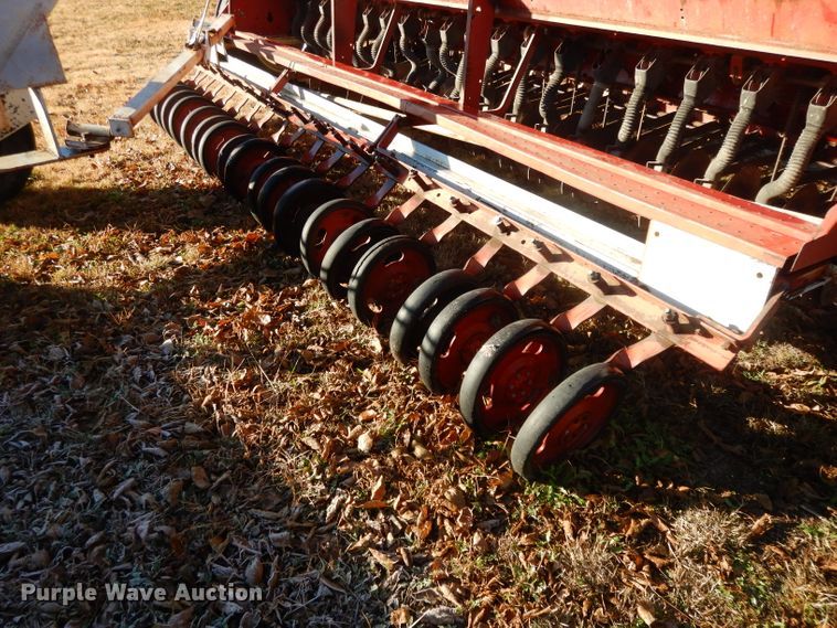 image for item DI8055 (2) International 5100 grain drills
