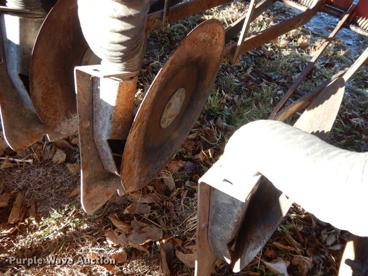 image for item DI8055 (2) International 5100 grain drills