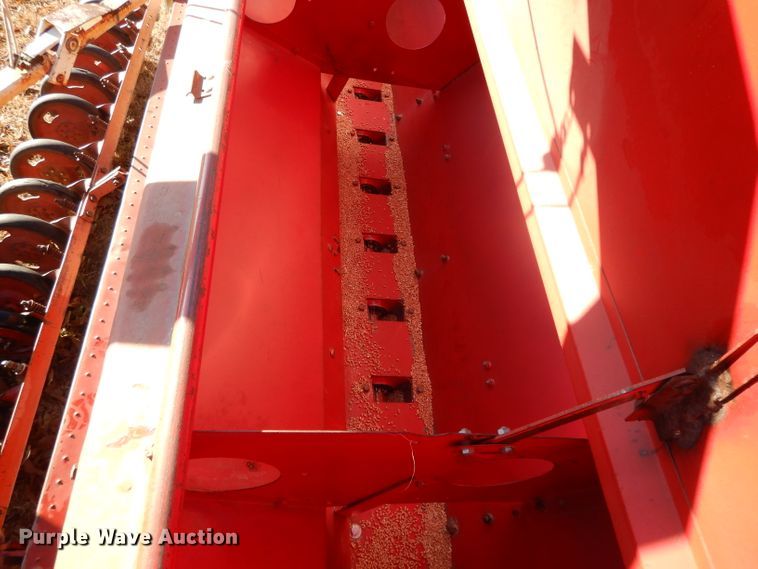 image for item DI8055 (2) International 5100 grain drills