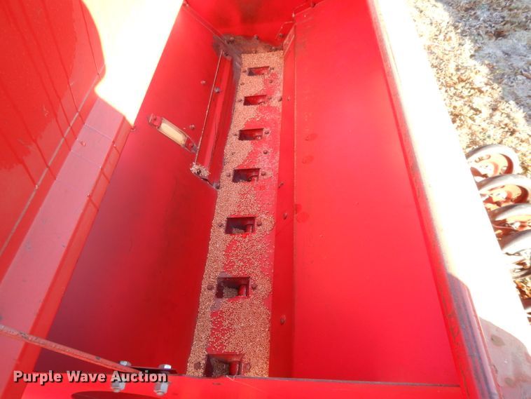 image for item DI8055 (2) International 5100 grain drills