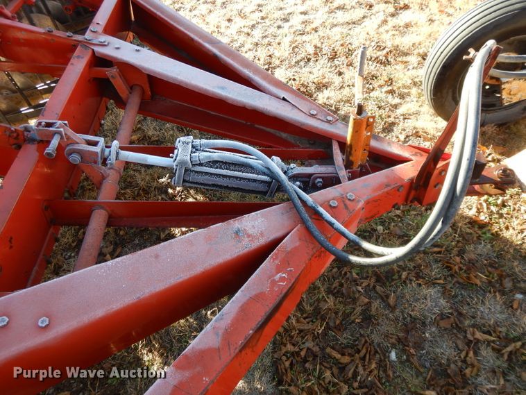 image for item DI8055 (2) International 5100 grain drills