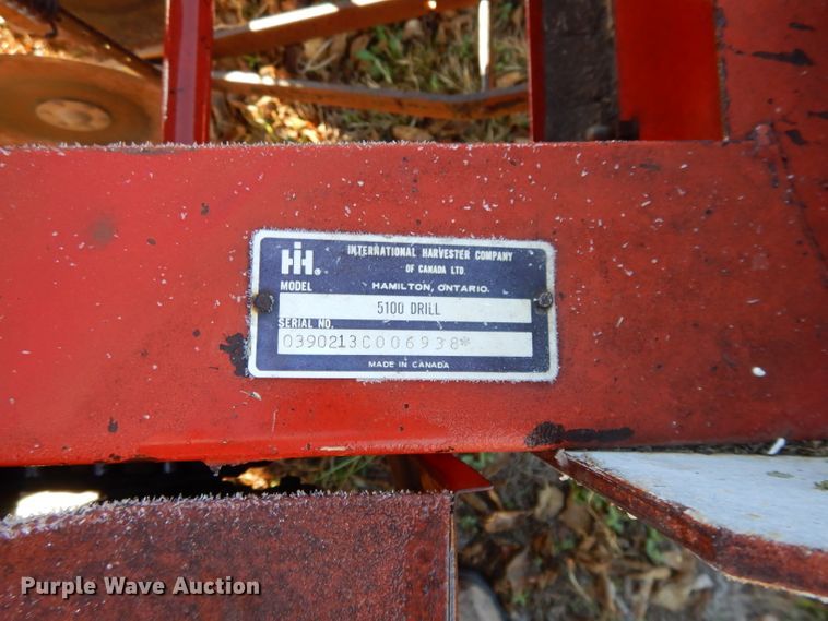 image for item DI8055 (2) International 5100 grain drills