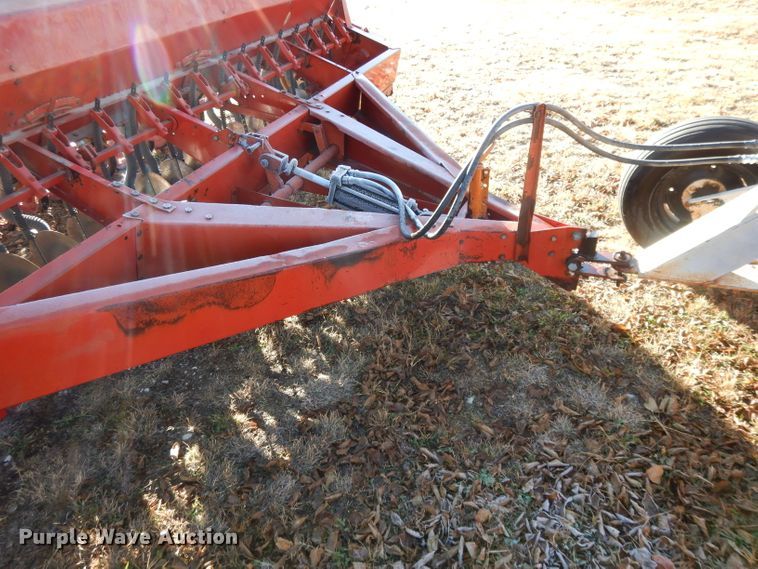 image for item DI8055 (2) International 5100 grain drills