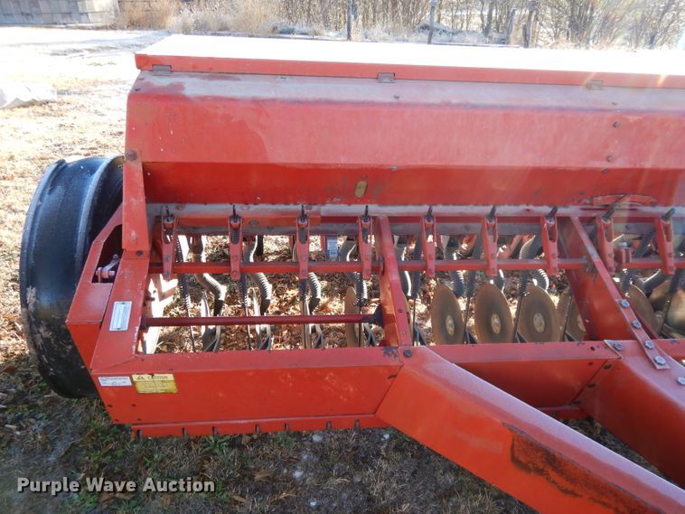 image for item DI8055 (2) International 5100 grain drills