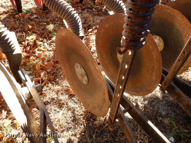 image for item DI8055 (2) International 5100 grain drills