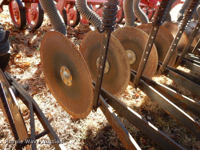 image for item DI8055 (2) International 5100 grain drills